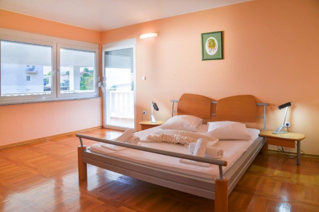 Blue Oasis Aparthotel Primosten Bagian luar foto
