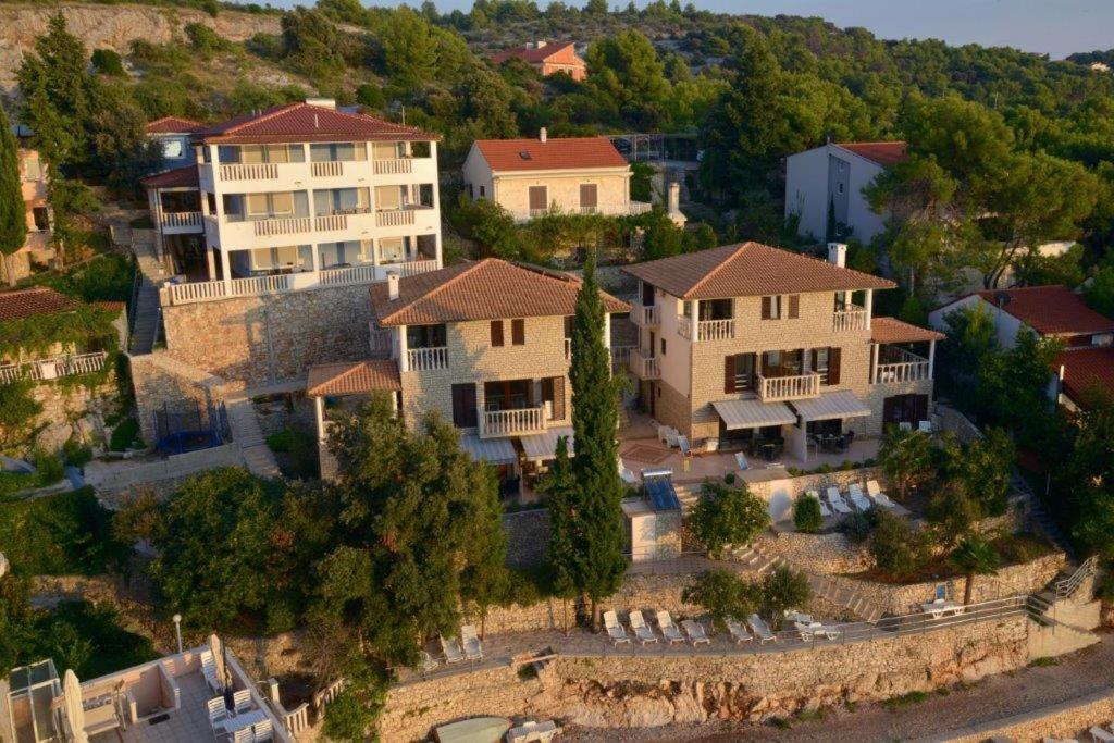 Blue Oasis Aparthotel Primosten Bagian luar foto