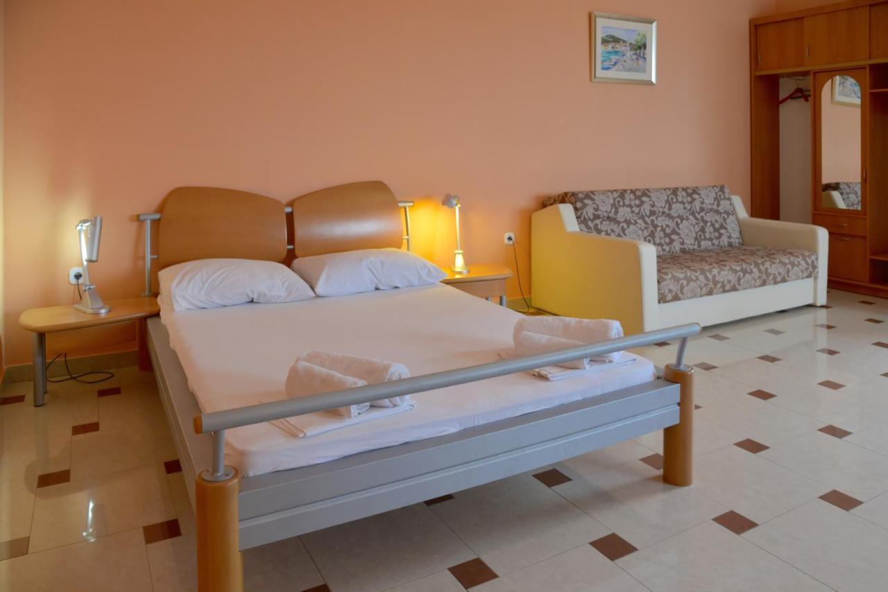 Blue Oasis Aparthotel Primosten Bagian luar foto